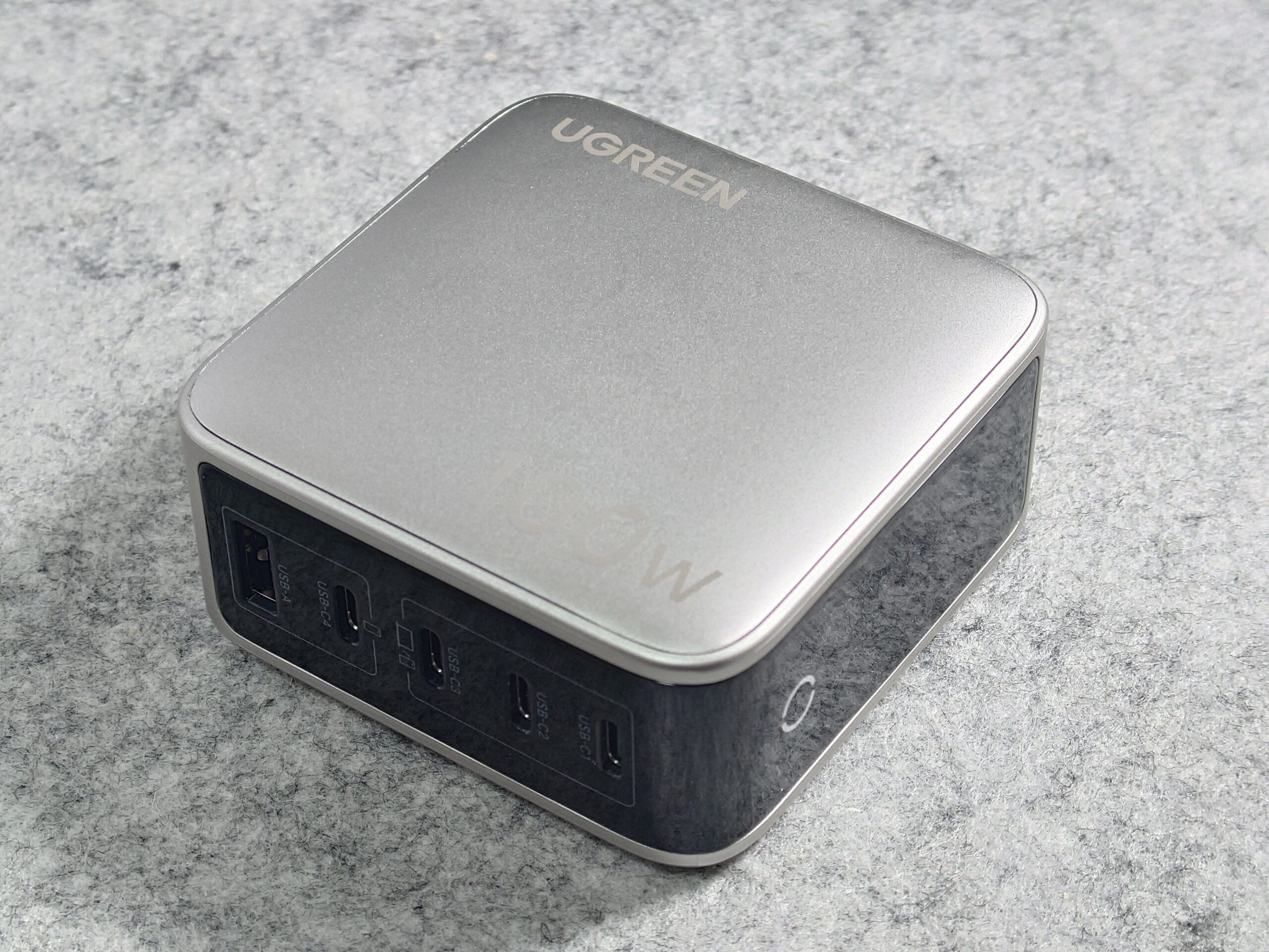 UGREEN Nwxode Pro 100Wスマートディスプレイ